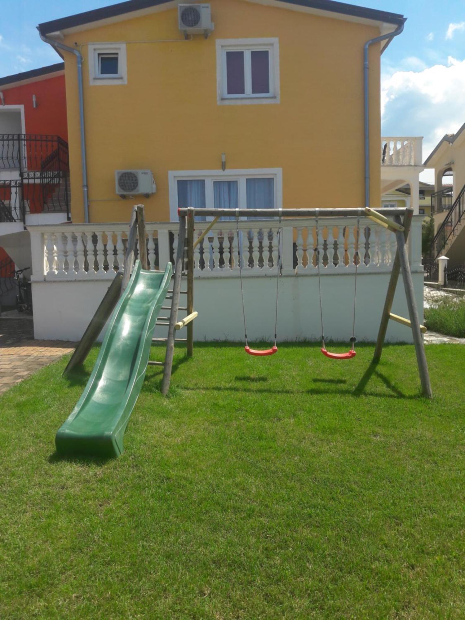 Radmani Apartments Poreč Exteriör bild
